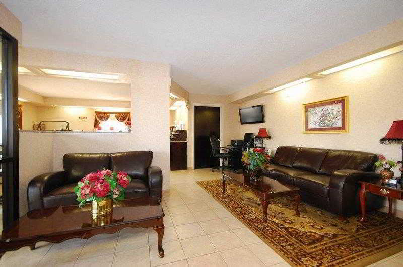 Days Inn & Suites By Wyndham Warner Robins Near Robins Afb מראה חיצוני תמונה