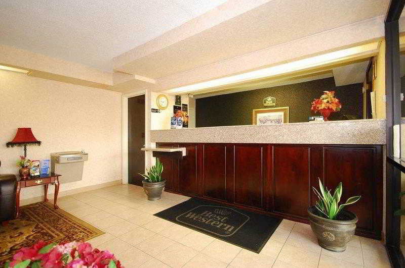 Days Inn & Suites By Wyndham Warner Robins Near Robins Afb מראה חיצוני תמונה