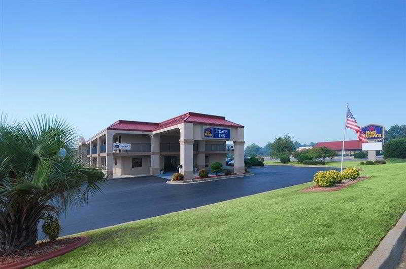 Days Inn & Suites By Wyndham Warner Robins Near Robins Afb מראה חיצוני תמונה