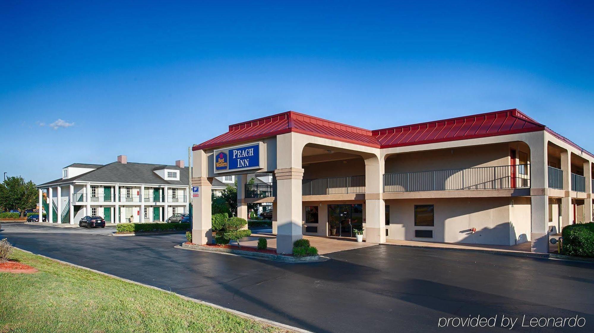 Days Inn & Suites By Wyndham Warner Robins Near Robins Afb מראה חיצוני תמונה