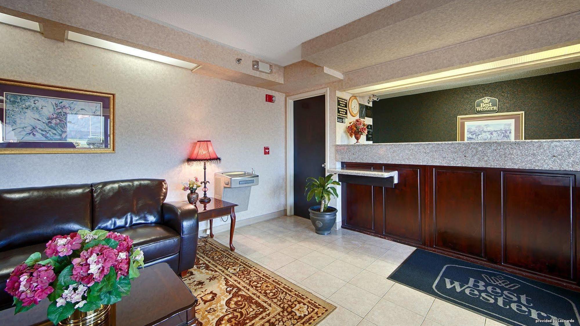 Days Inn & Suites By Wyndham Warner Robins Near Robins Afb מראה חיצוני תמונה