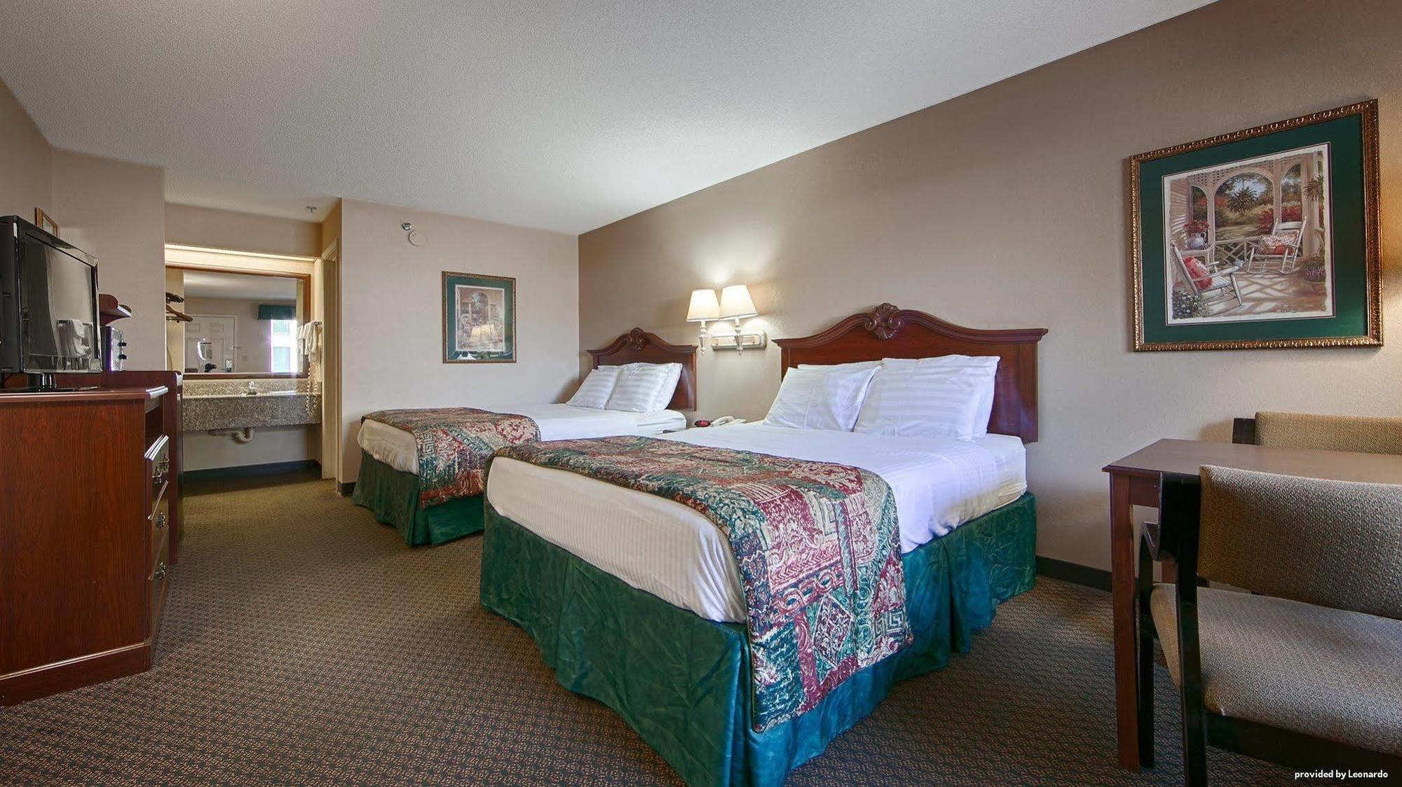 Days Inn & Suites By Wyndham Warner Robins Near Robins Afb מראה חיצוני תמונה