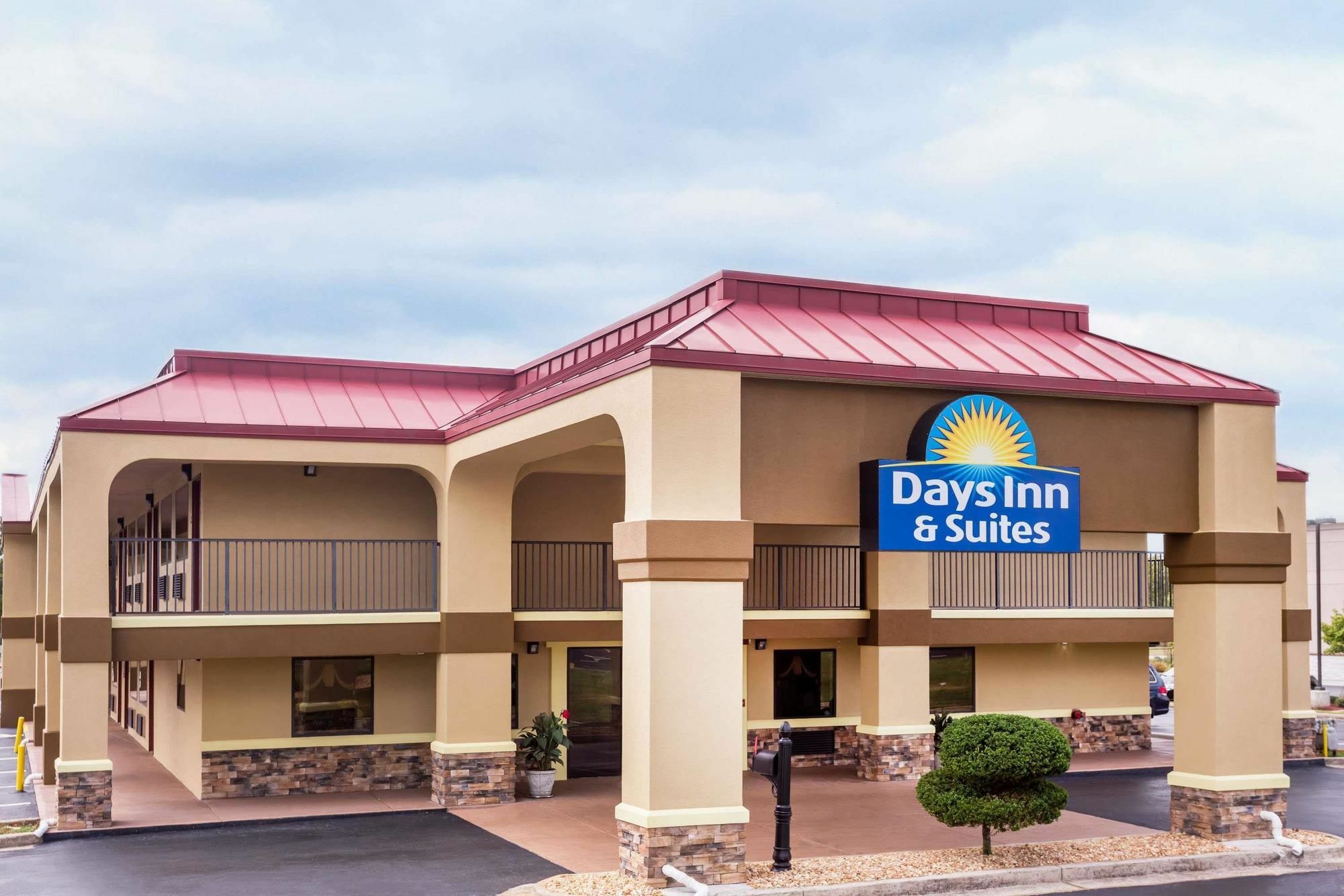 Days Inn & Suites By Wyndham Warner Robins Near Robins Afb מראה חיצוני תמונה